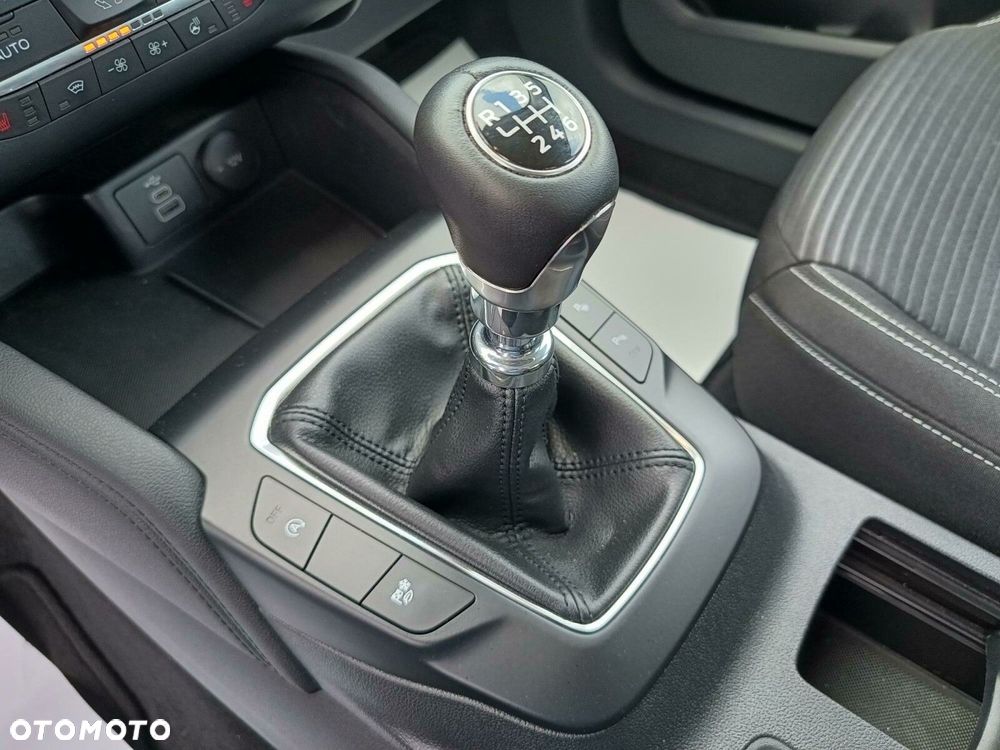 Ford Kuga - 22