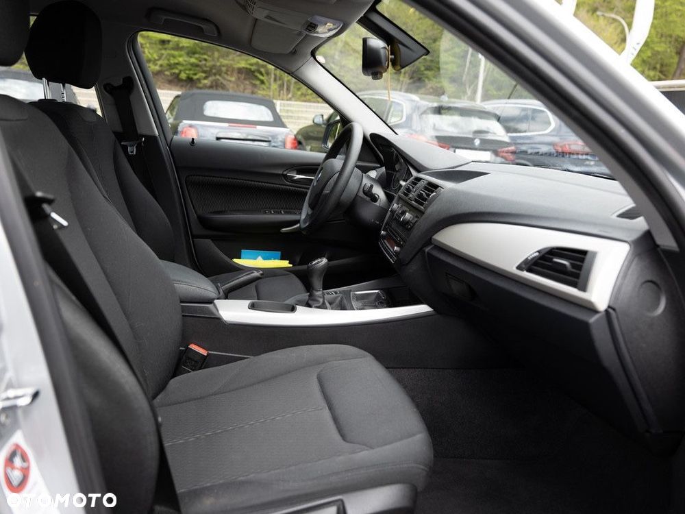 BMW Seria 1 116i - 26