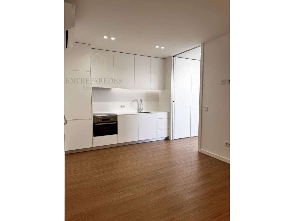 Apartamento T1 - Pronto Habitar - no Centro de Matosinhos, para com... - Grande imagem: 2/13