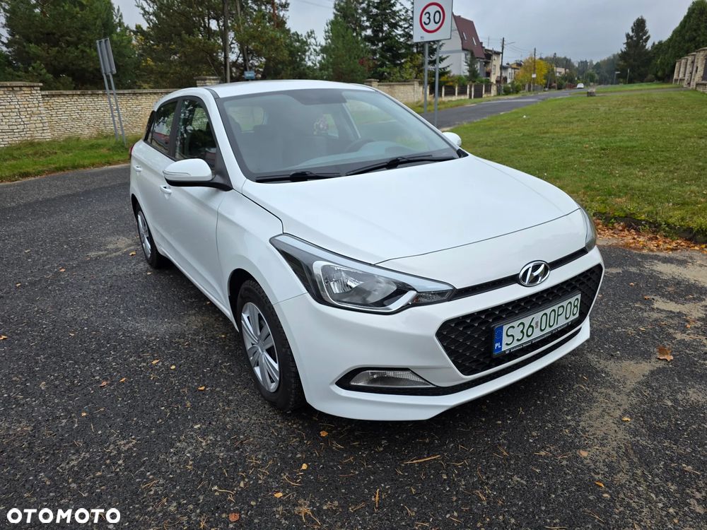 Hyundai i20 blue 1.2 - 13