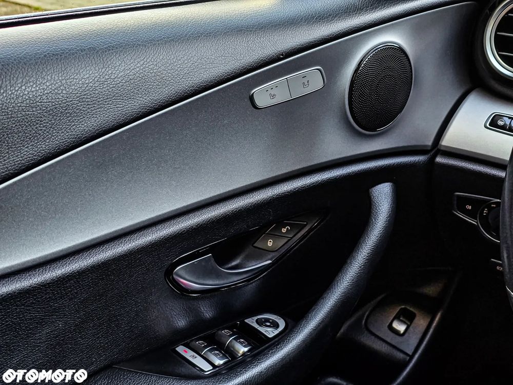 Mercedes-Benz Klasa E 220 d 9G-TRONIC - 20