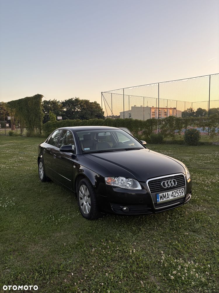 Audi A4 Limousine - 1