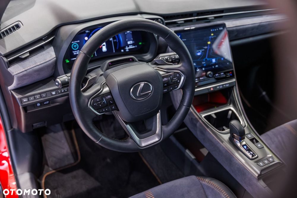 Lexus LBX - 30