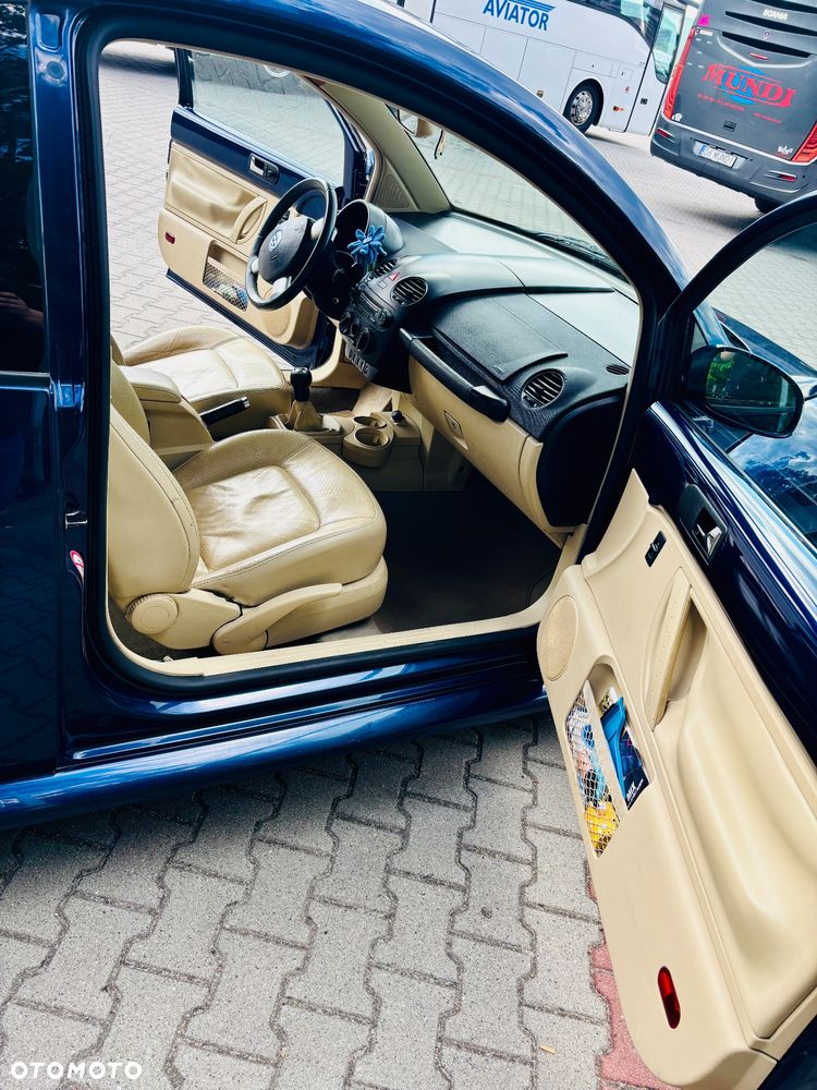 Volkswagen New Beetle - 4