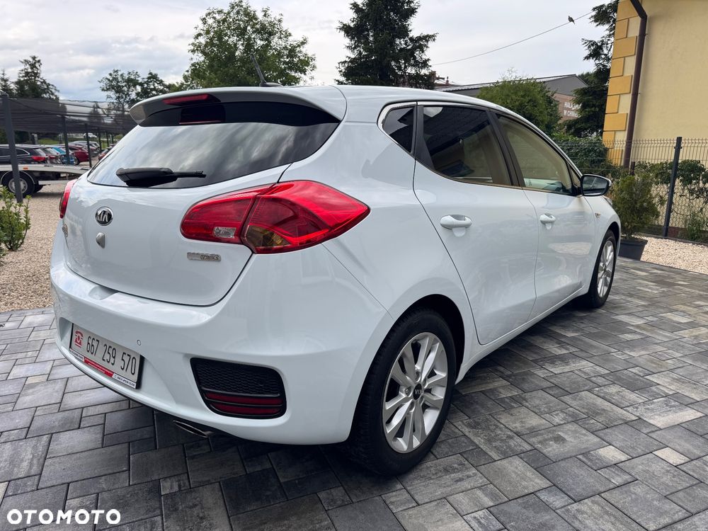 Kia Ceed 1.4 CVVT ISG Dream-Team Edition - 6