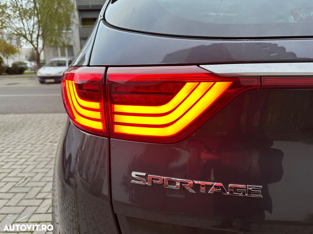 Kia Sportage 2,0 CRDI AWD GT Line - 37