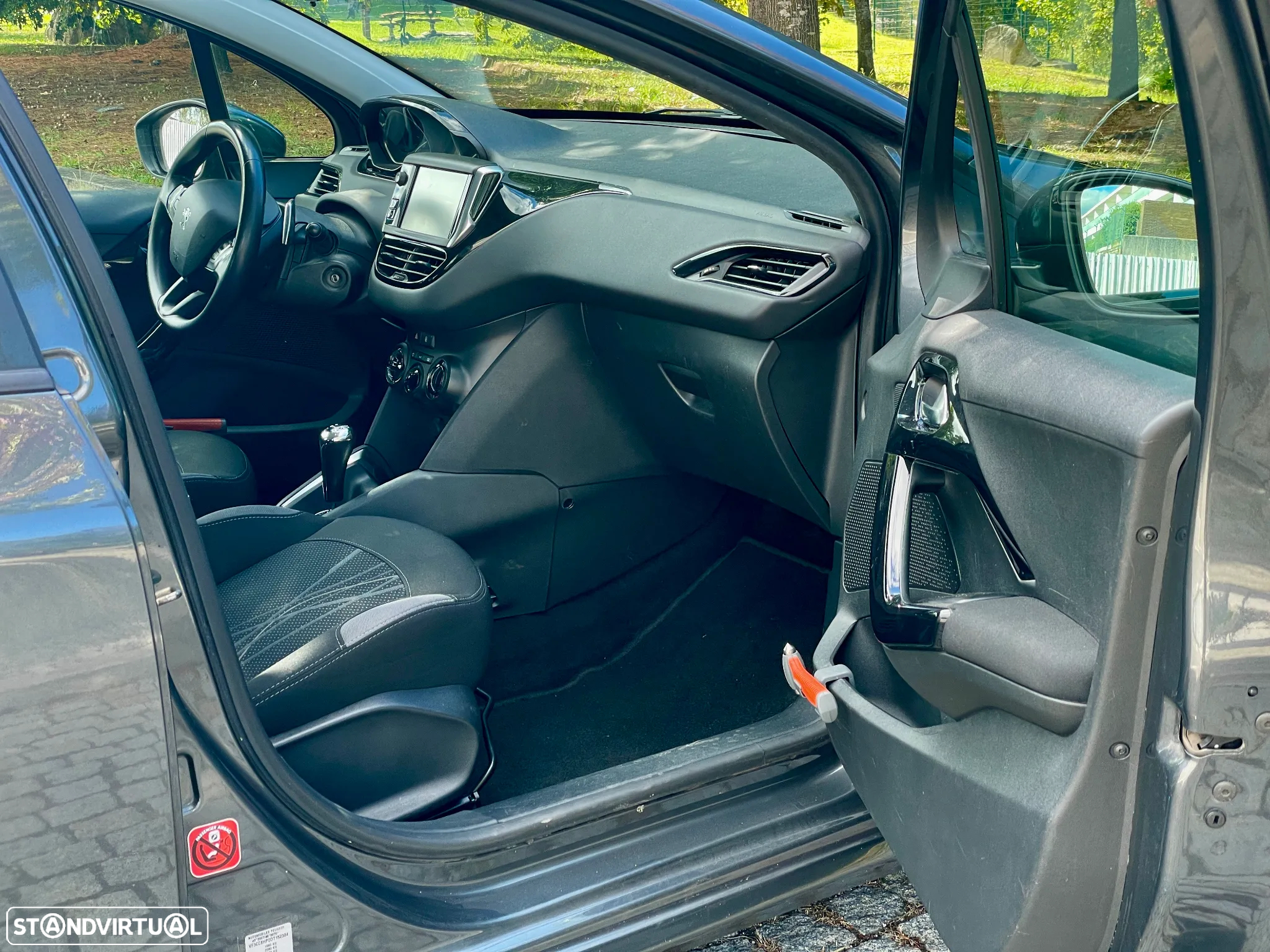 Peugeot 208 e-HDi 68 EGS5 Stop&Start Active - 17