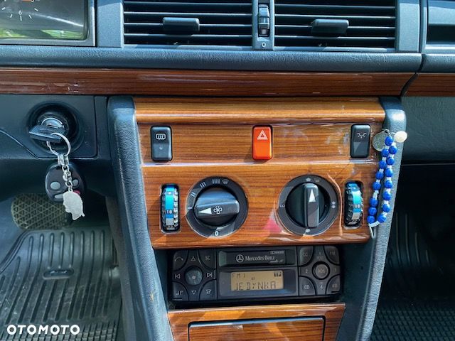 Mercedes-Benz W124 (1984-1993) - 21