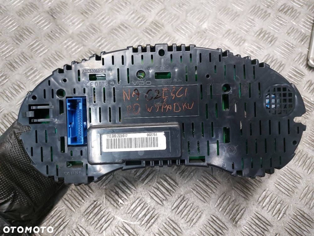 LICZNIK ZEGARY AUDI A3 8P 3.2 V6 8P0920930G - 4