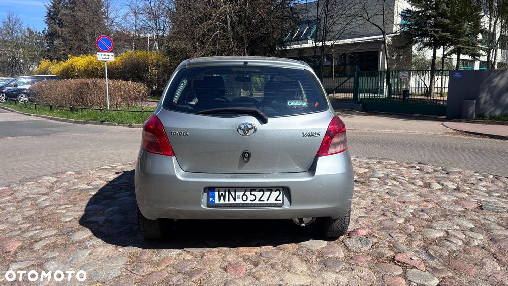 Toyota Yaris 1.0 Luna - 4