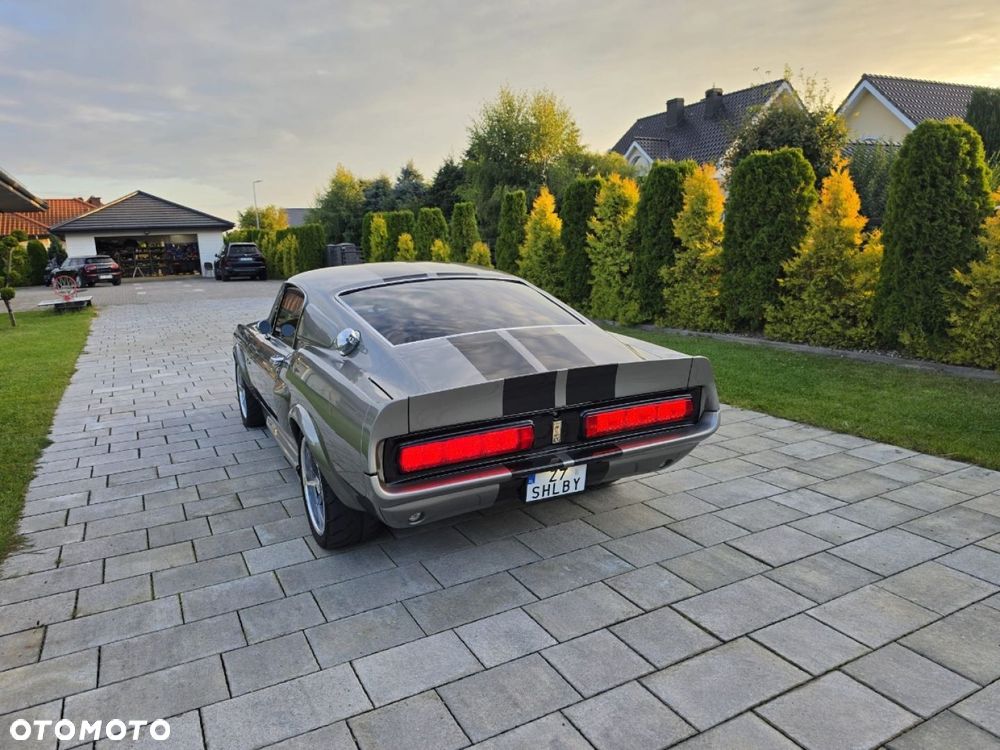 Ford Mustang - 4