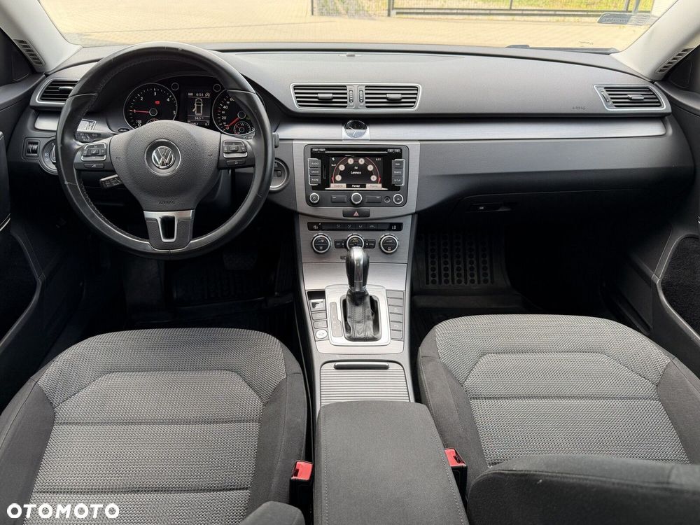 Volkswagen Passat - 20