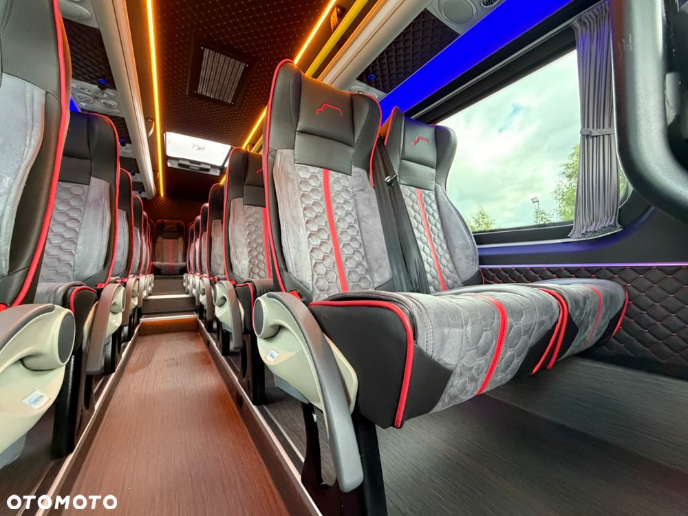 Mercedes-Benz Sprinter 519 - 24