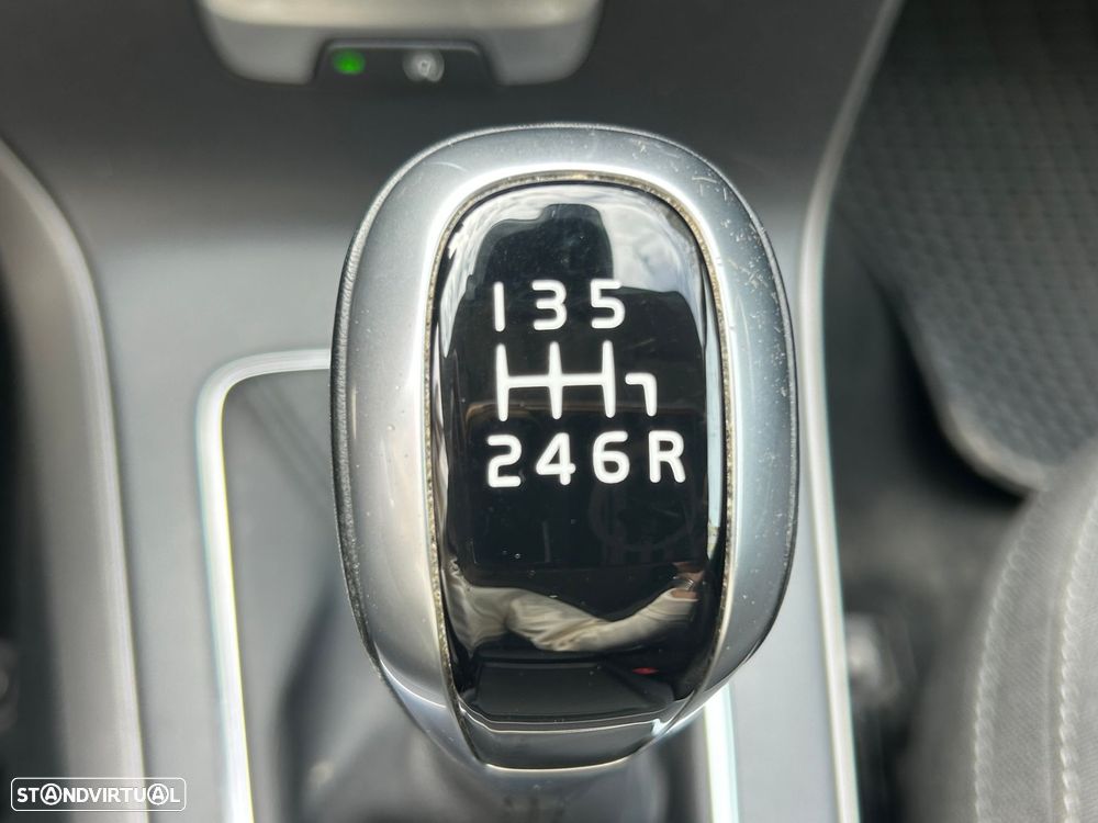 Volvo V40 Cross Country 2.0 D2 VOR - 27