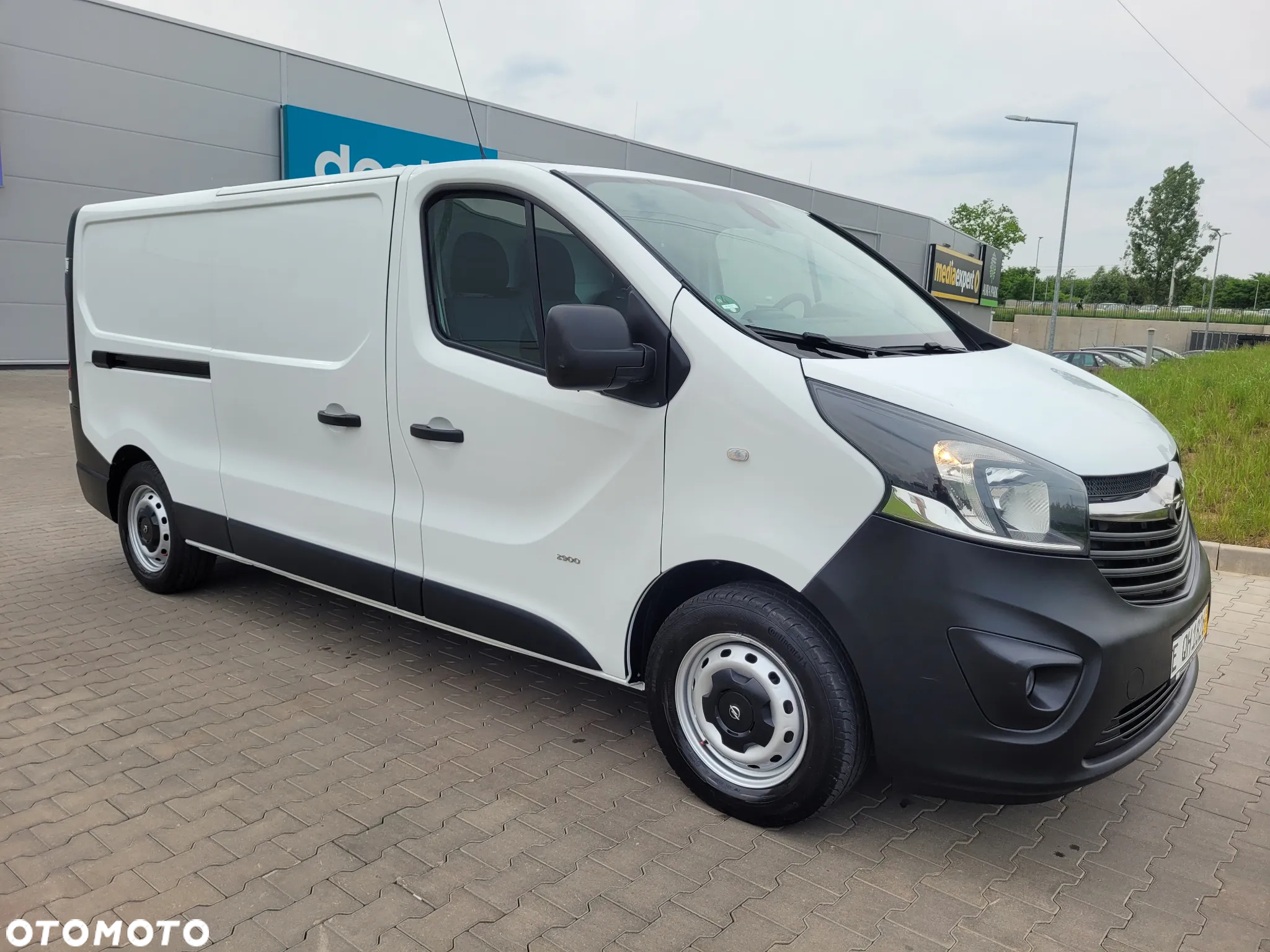 Opel Vivaro long - 12