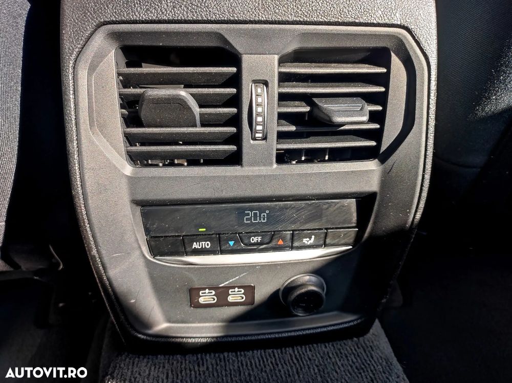 BMW Seria 3 320i Touring Aut. - 26