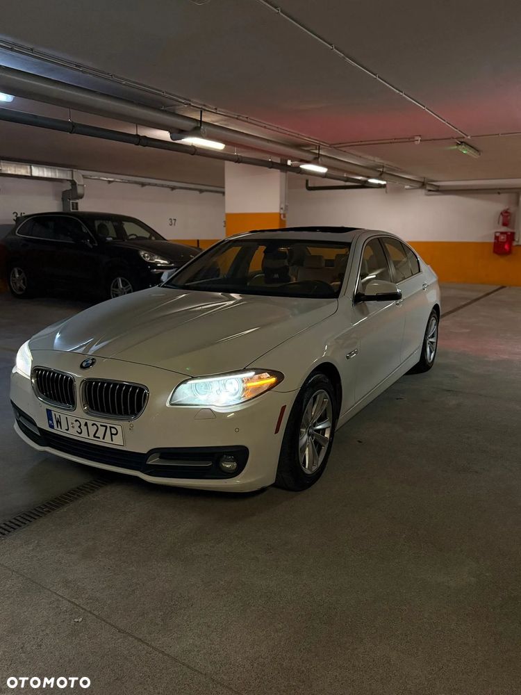 BMW Seria 5 528i xDrive - 24