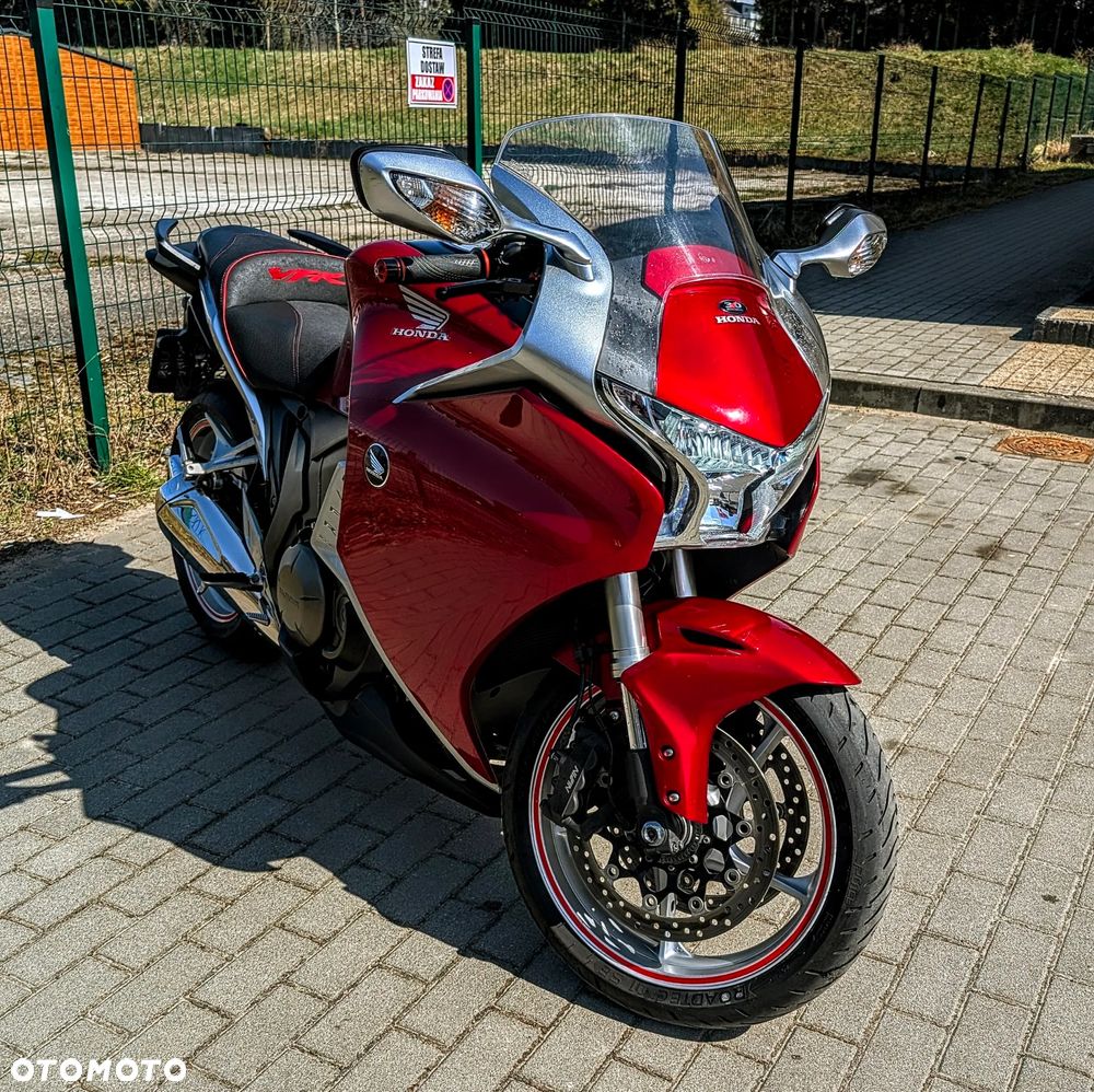 Honda VFR - 1