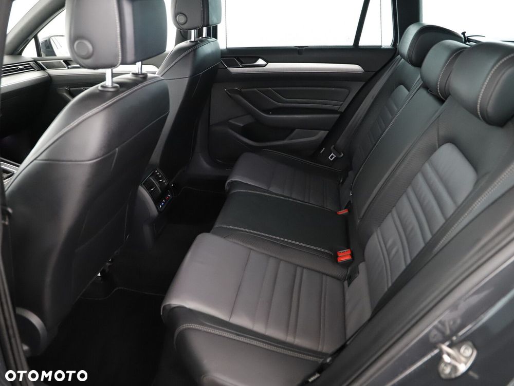 Volkswagen Passat Variant - 11