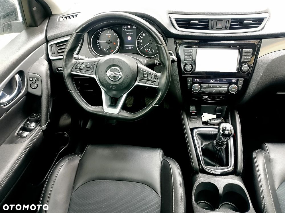 Nissan Qashqai 1.6 dCi DPF tekna - 5