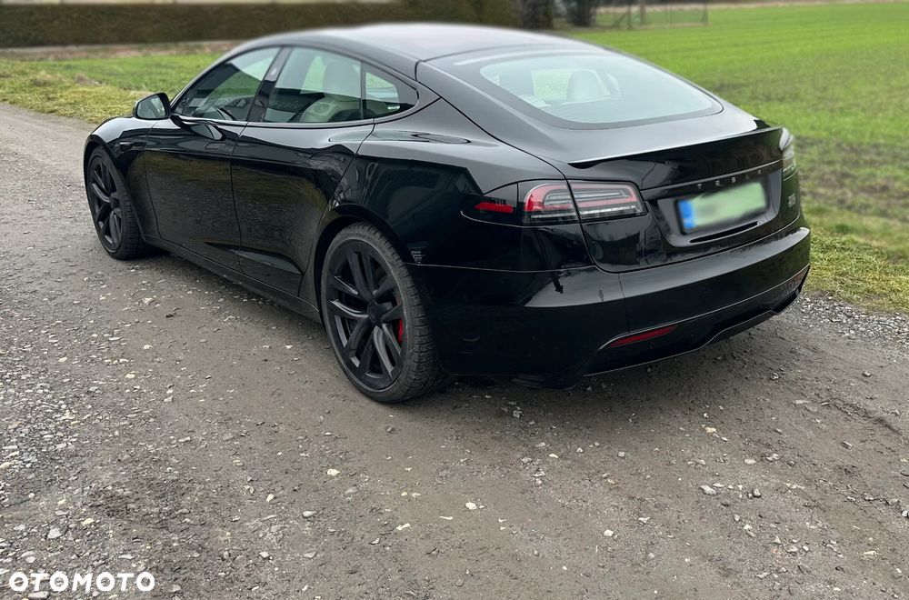 Tesla Model S - 4