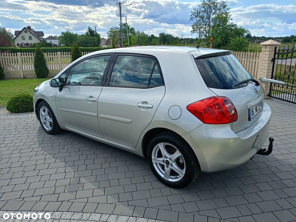 Toyota Auris 1.6 VVT-i Executive - 10
