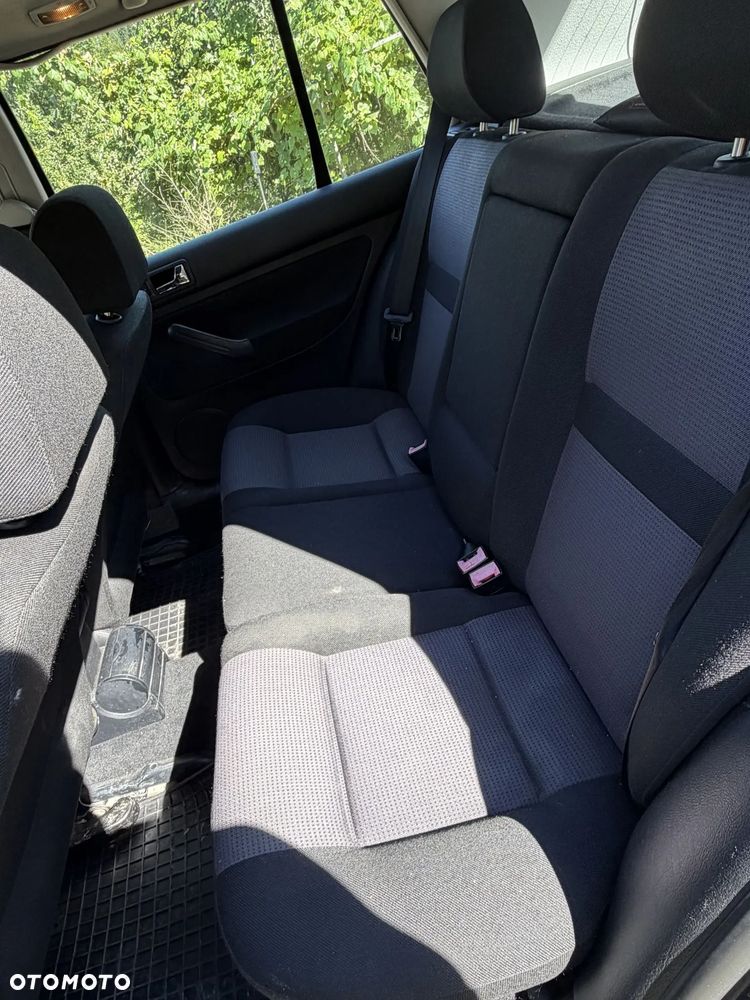 Volkswagen Golf 1.4 Q - 11