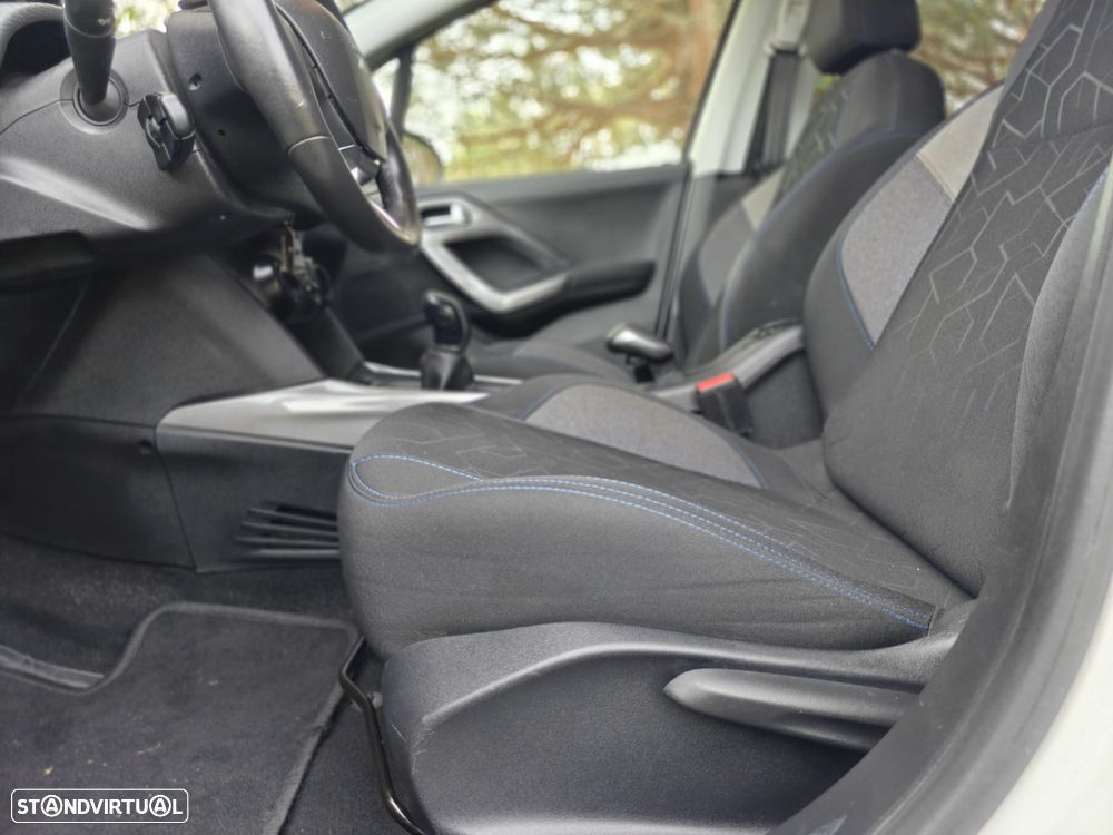 Peugeot 2008 1.2 PureTech Style - 25