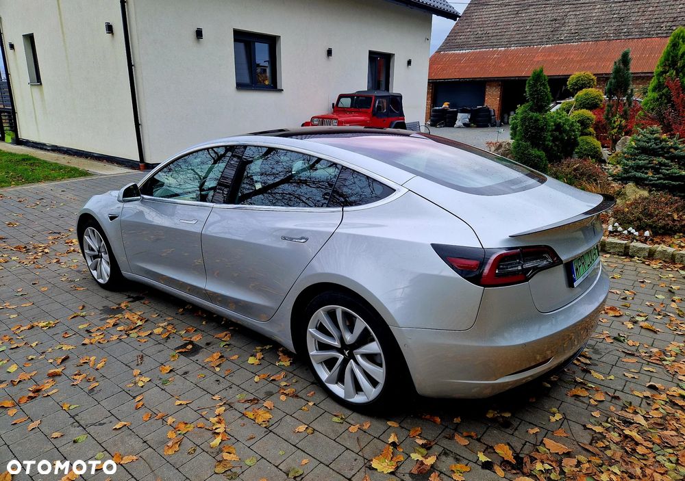 Tesla Model 3 Long Range AWD - 2