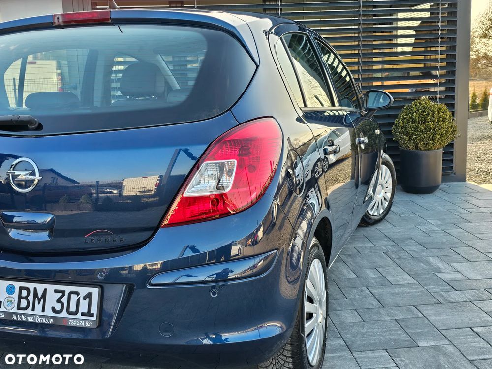 Opel Corsa 1.4 16V Cosmo - 28