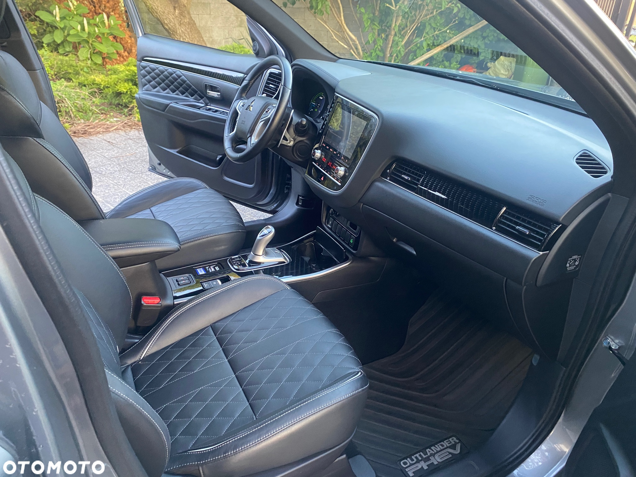 Mitsubishi Outlander 2.4 4WD Plug-In Hybrid Diamant - 12