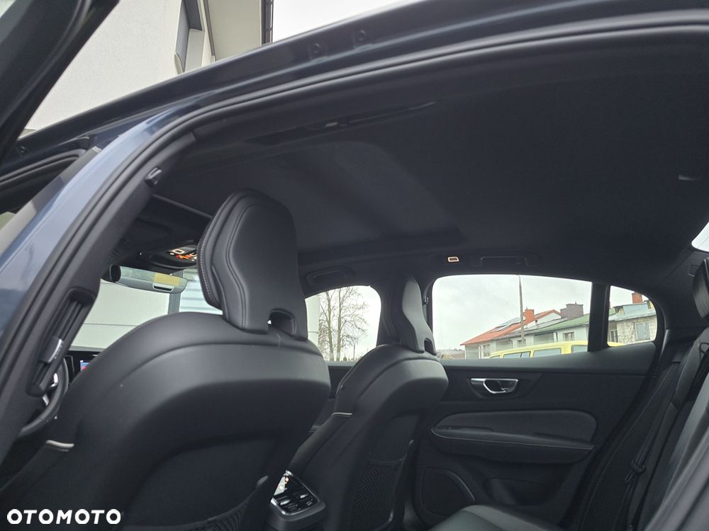 Volvo S60 B5 B AWD Ultimate Dark - 17