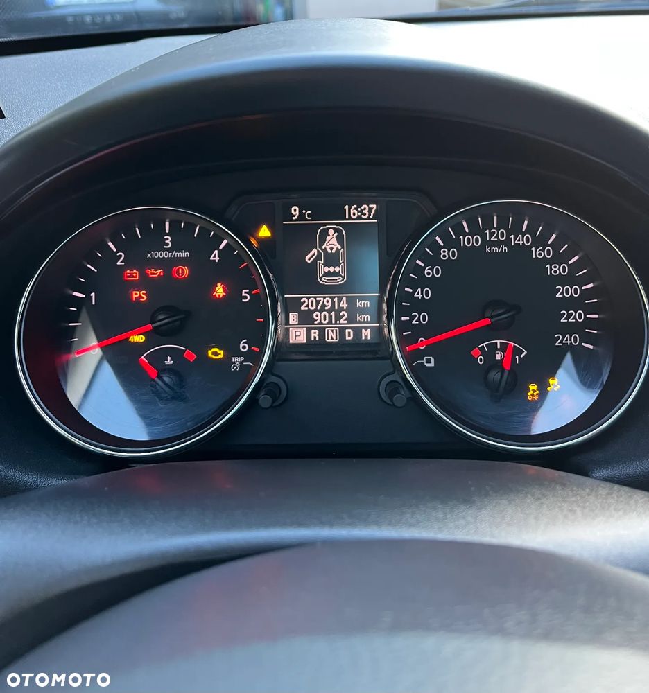 Nissan Qashqai 2.0 dCi 4x4 Tekna - 11