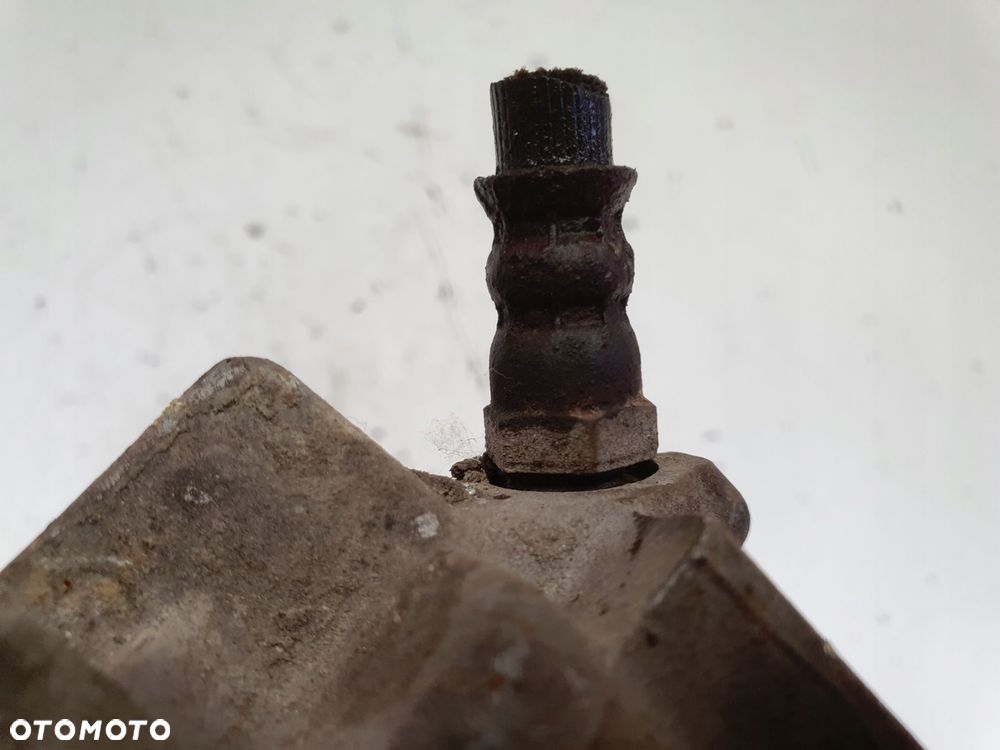 BMW E90 E91 TYLNY ZACISK HAMULCOWY prawy tył Pasażera 42/20 - 3