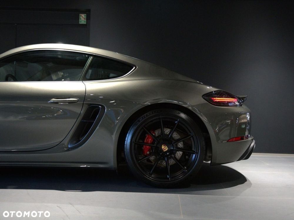 Porsche 718 Cayman - 10