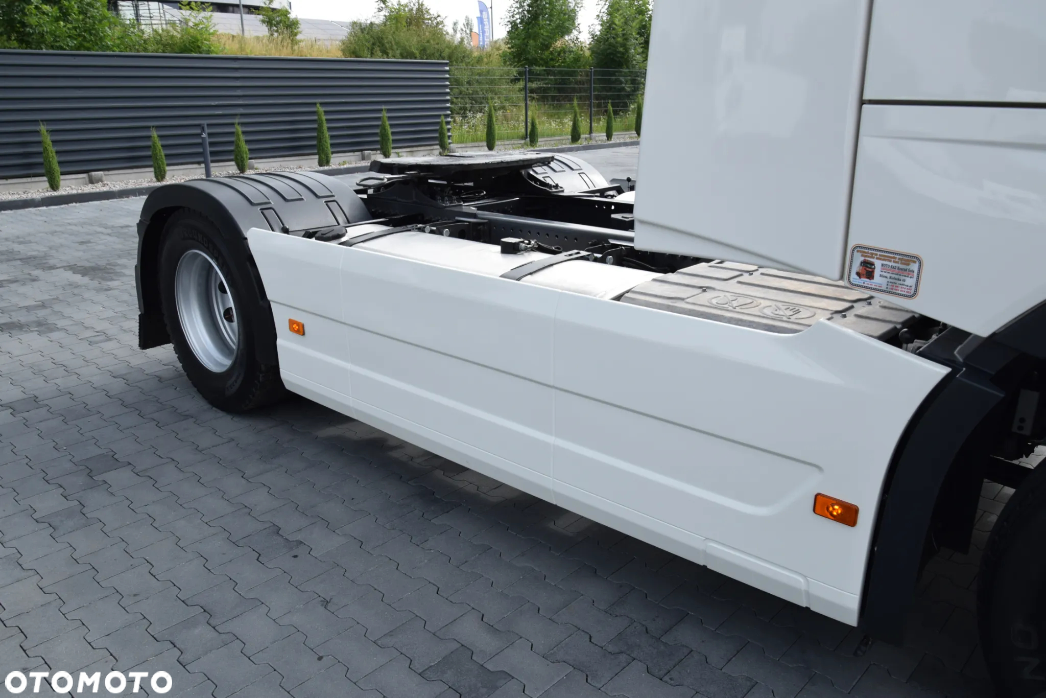 Volvo FH500 / EURO 6 / NOWY MODEL / KLIMATYZACJA POSTOJOWA / ACC / LEDY / 2 ZBIORNIKI PALIWA / FULL SPILERY / SERWISOWANY / SPROWADZONY - 19