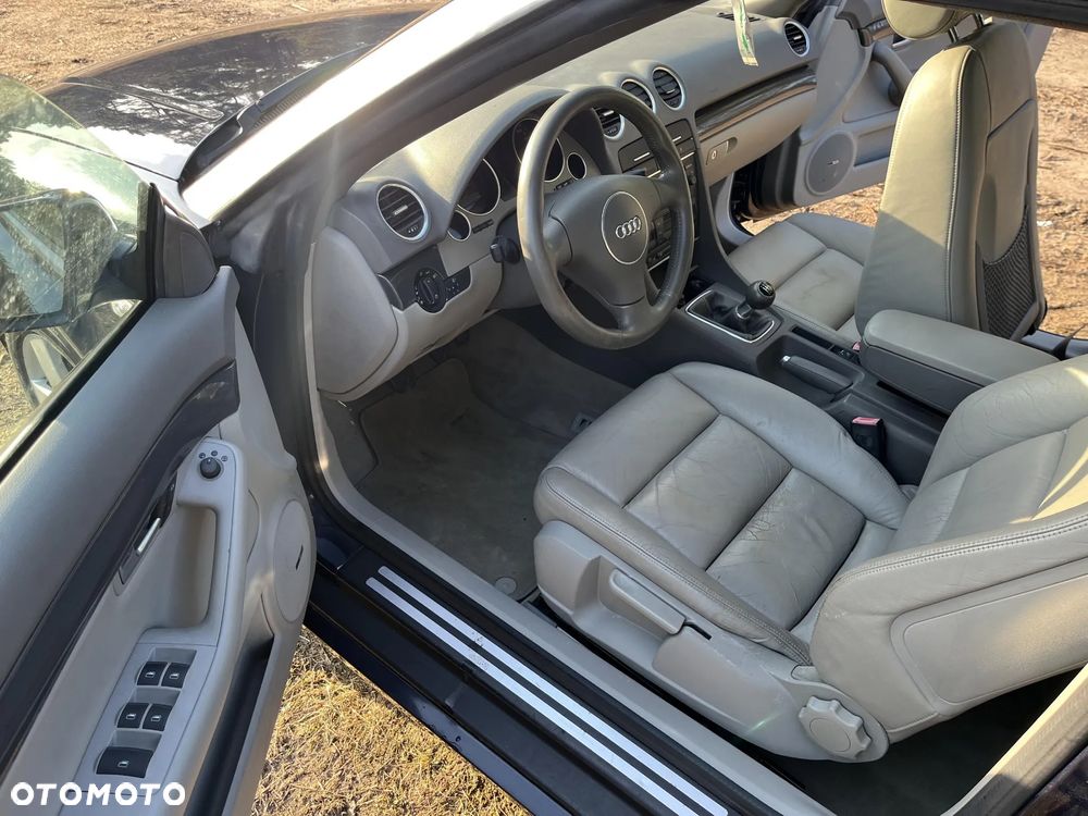 Audi A4 Cabrio 2.4 - 7