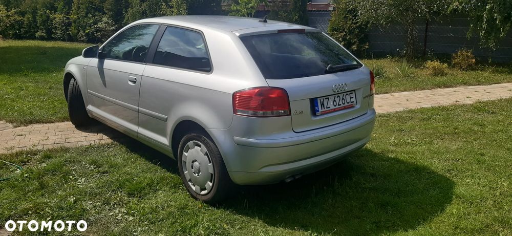 Audi A3 1.9 TDI DPF Ambiente S tronic - 4