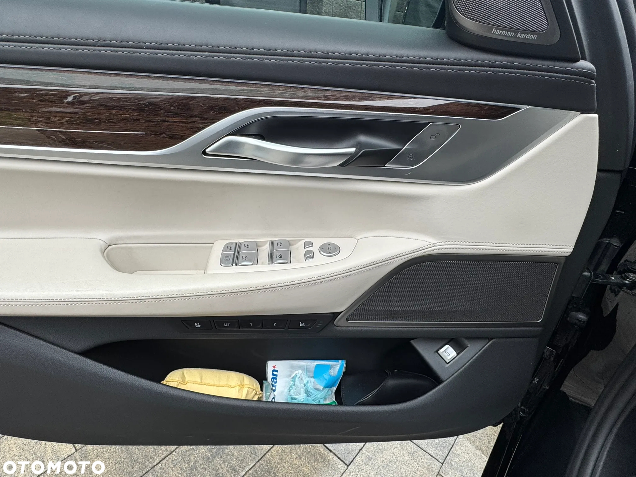 BMW Seria 7 750i xDrive - 25