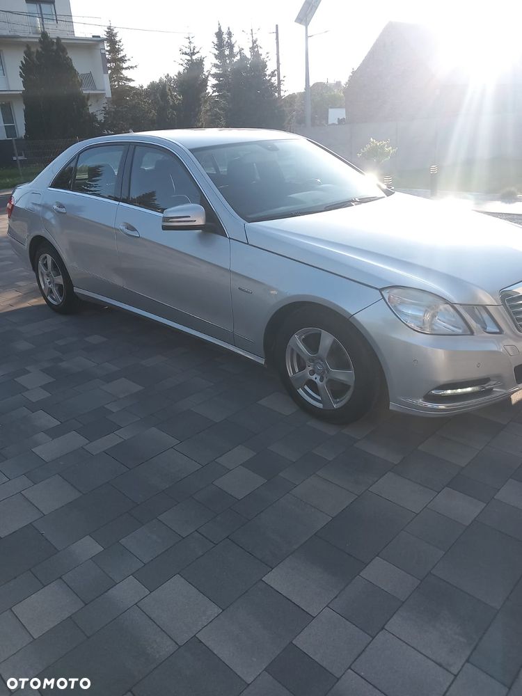 Mercedes-Benz Klasa E 200 BlueTEC 7G-TRONIC Elegance - 2
