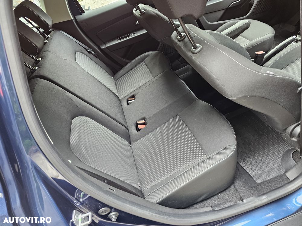Dacia Duster dCi 110 FAP 4x2 Laureate - 8