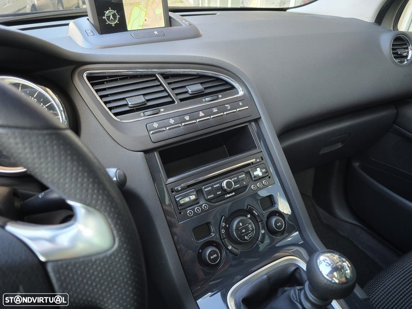 Peugeot 5008 1.6 BlueHDi Allure J17 - 25