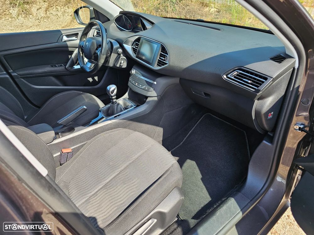 Peugeot 308 SW - 21
