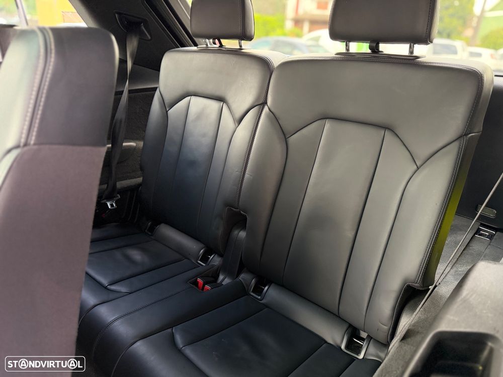 Audi Q7 3.0 TDI quattro tiptronic 7L - 41