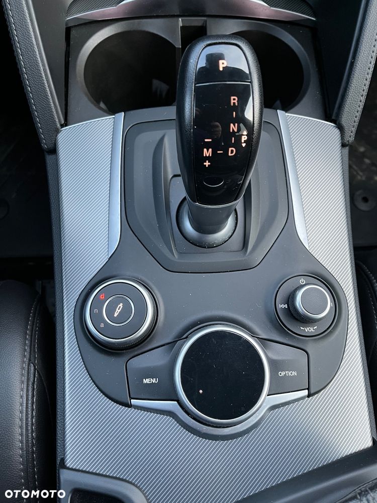 Alfa Romeo Stelvio 2.0 Turbo Executive Q4 - 25