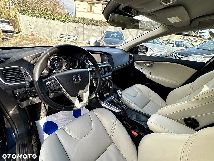 Volvo V40 D2 Summum - 15