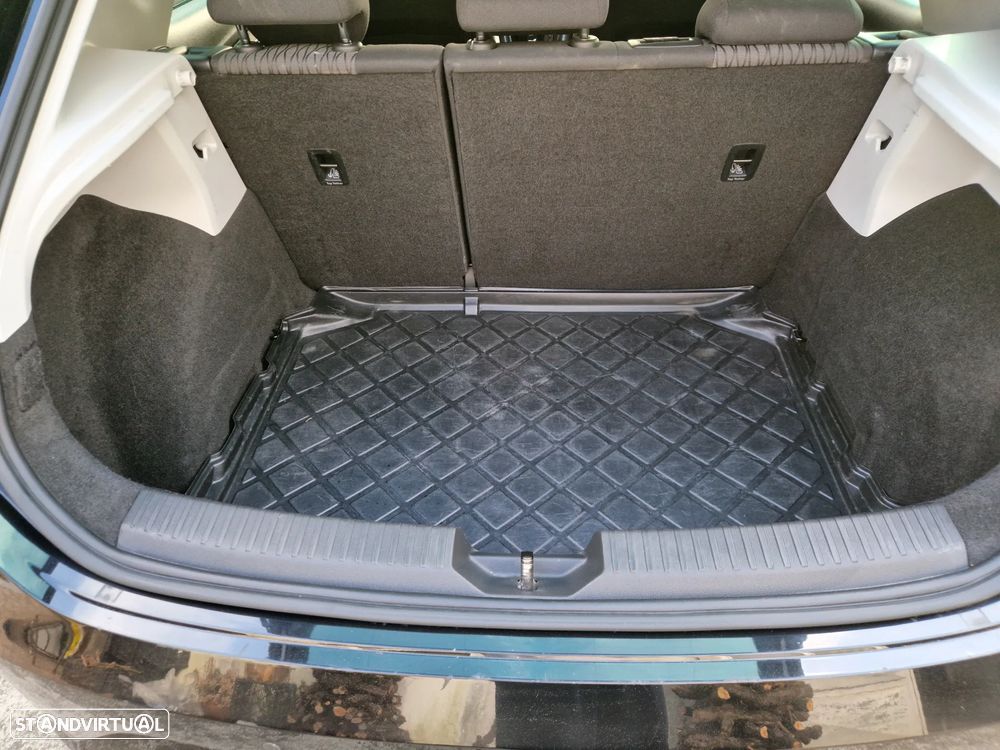 SEAT Leon ST 2.0 TDI DPF Style - 12