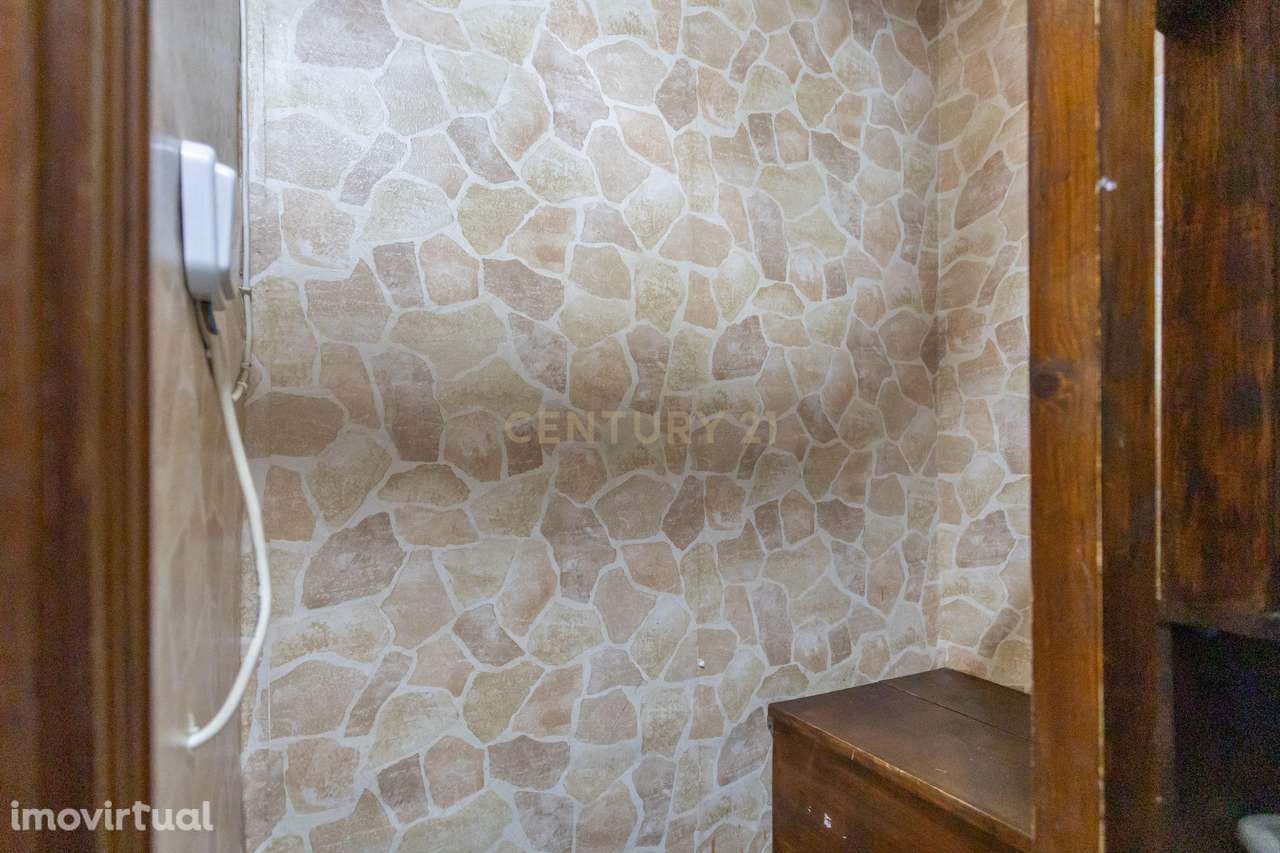 T2 com espaço extra aproveitado, Monte Abraão (Queluz). - Grande imagem: 5/15