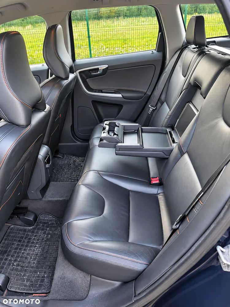 Volvo XC 60 D4 Drive-E Ocean Race - 12