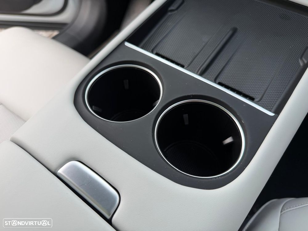 Xpeng G6 66 kWh Standard Range - 13